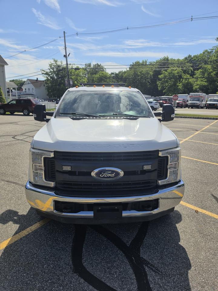 ford f-350 super duty chassis cab 2017 1FD8X3G62HED12597 image ford f-350 super duty chassis cab 2017 1FD8X3G62HED12597 image